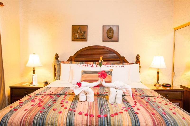 Clarion Suites Roatan At Pineapple Villas French Harbour Exteriör bild